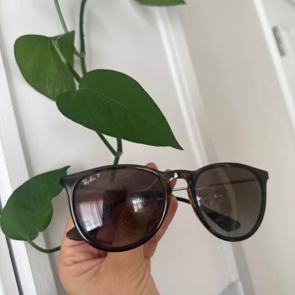 Ray ban Erika polarized sun glasses - Picture 1 of 4